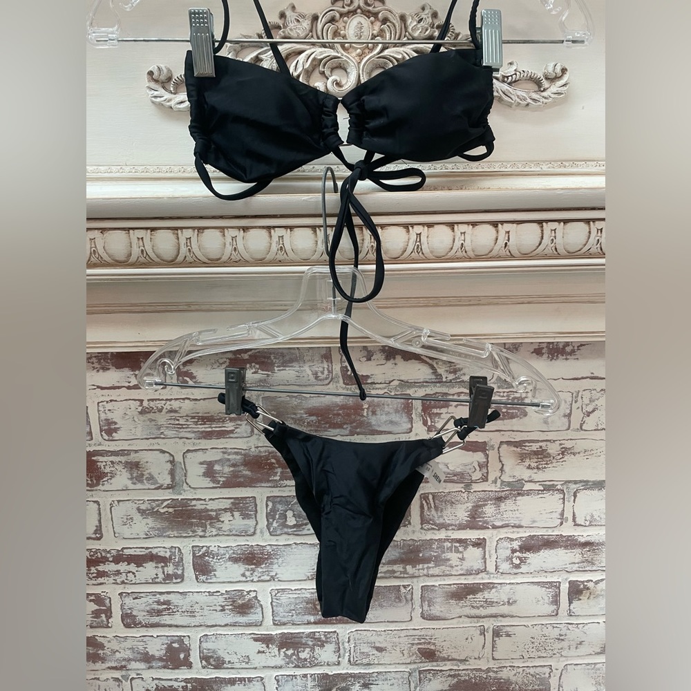 Black bikini